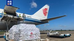 中国政府援助斯里兰卡首批抗洪救灾物资运抵科伦坡
